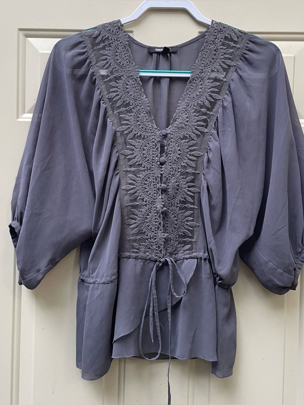 Daniel Rainn Gray sheer Lace V-Neck peasant Blouse Tie Waist Women Small